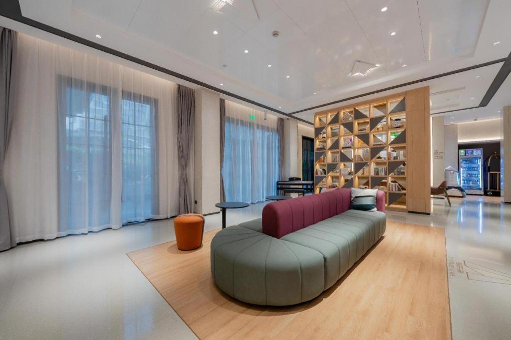 Pudong Airport Chuansha Branch Hotel