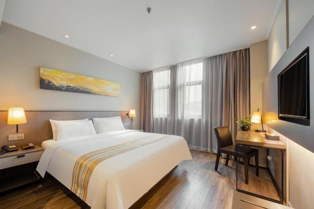 Pudong Airport Chuansha Branch Hotel