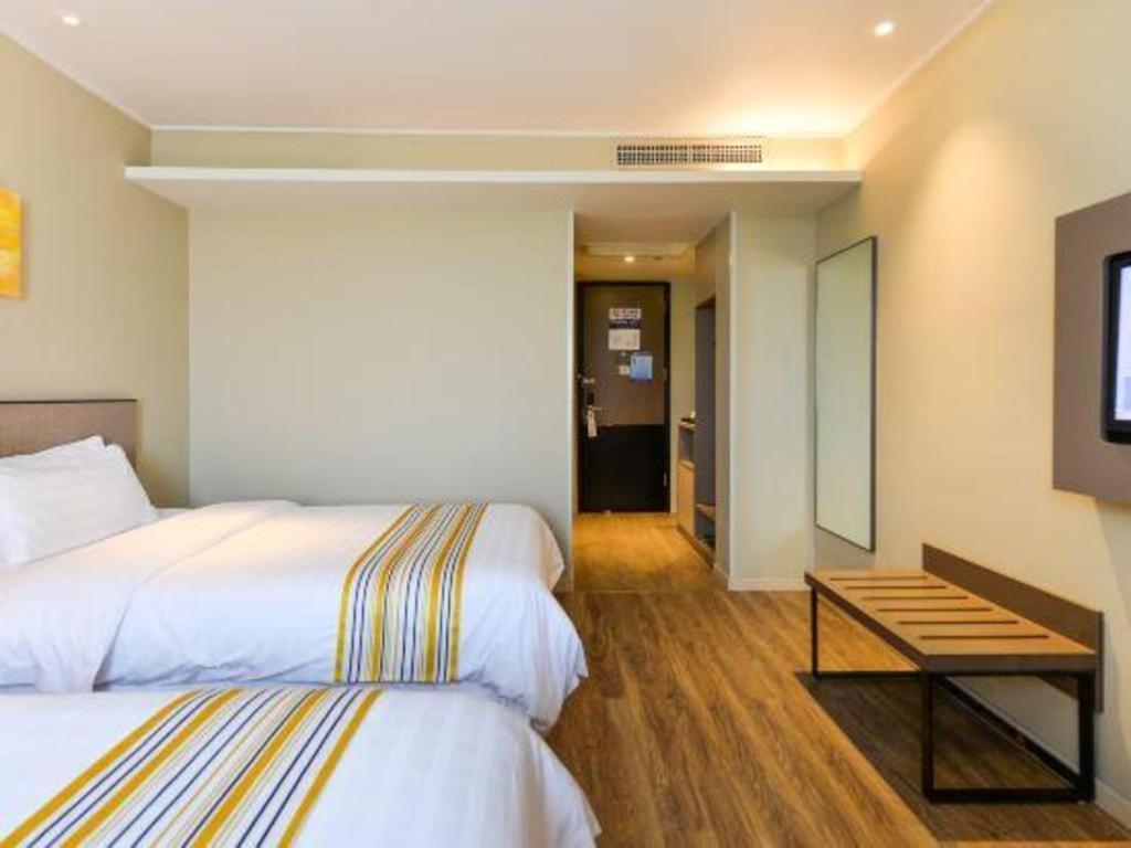 Pudong Airport Chuansha Branch Hotel