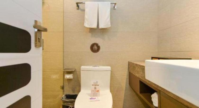 Hotel Pudong Airport Chuansha Branch 4*