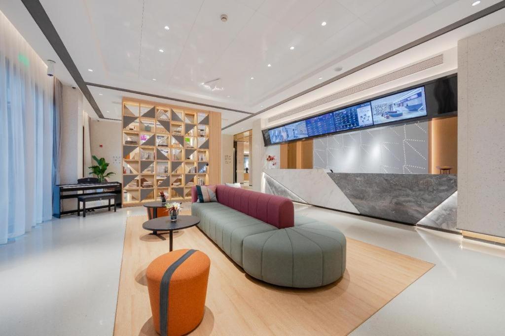 Hotel Pudong Airport Chuansha Branch 4*